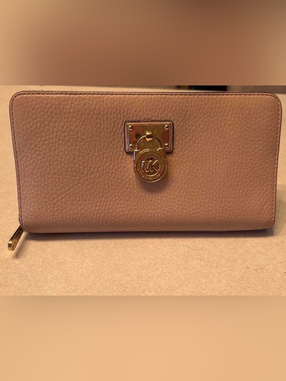Vintage Authentic Michael Kors wallet with lock